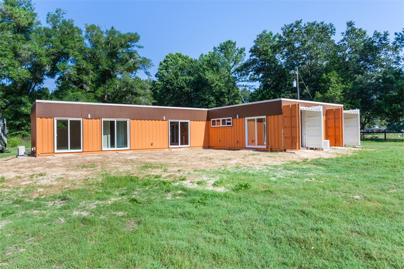 Container House | Simple warehouse-style structure,