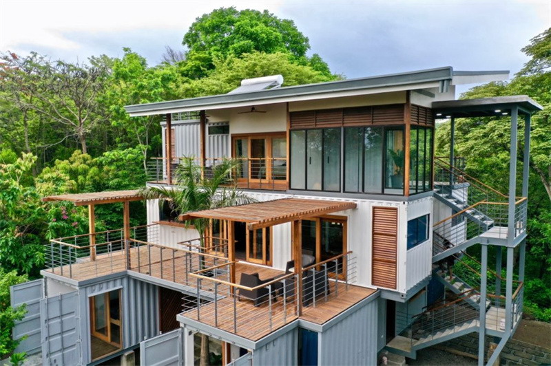 Container House | The ecological pursuit of wood embedded in iron, the divine operation of opening up the upper and lower floors for lighting!