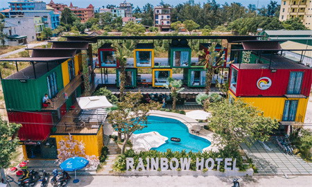 Container Hotel | Win with appearance! Rainbow-like multi-storey container room