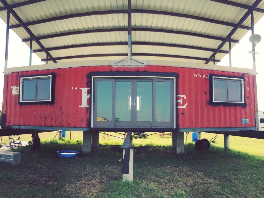 Several points to consider when customizing a container house