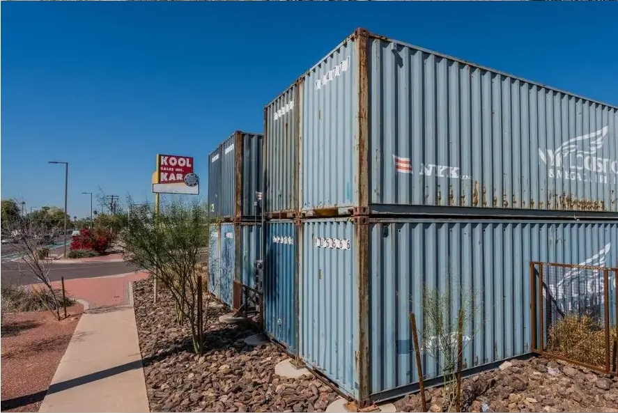 Is it better to rent a container or a color steel house for workers' housing?