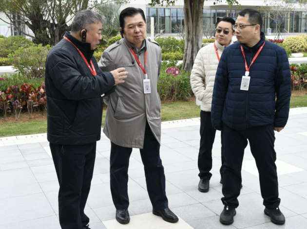 The delegation investigated China Construction Hailong Technology and learned about modular integrated construction (MiC construction) technology